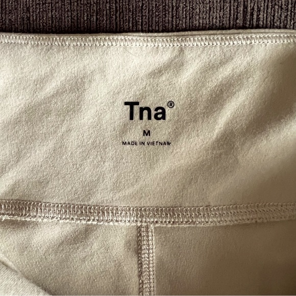 EUC TnaLife Atmosphere Hi-Rise Legging - Taupe - Medium - Picture 6 of 8